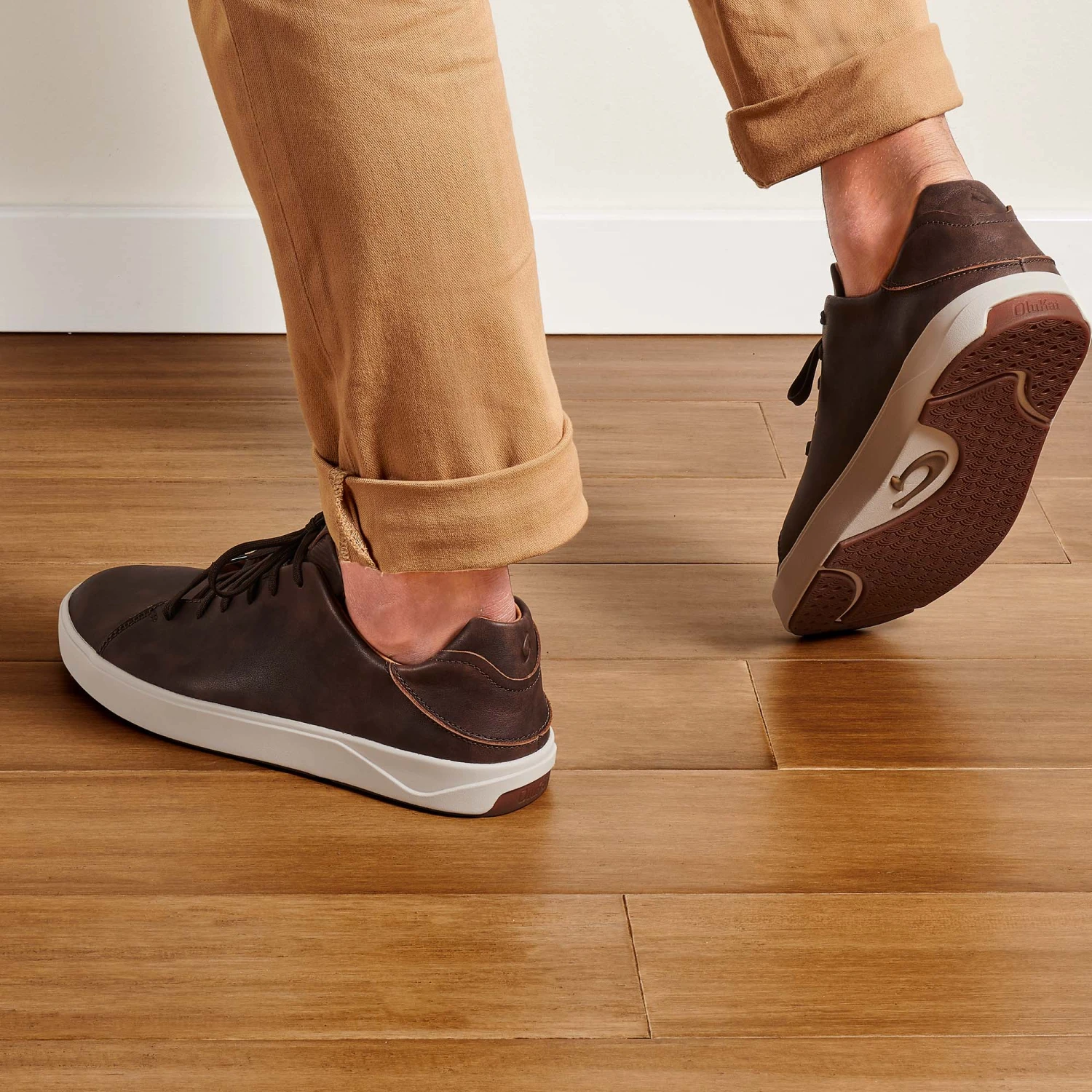 OluKai Lae‘ahi Lī ‘Ili - Dark Wood - Image 4