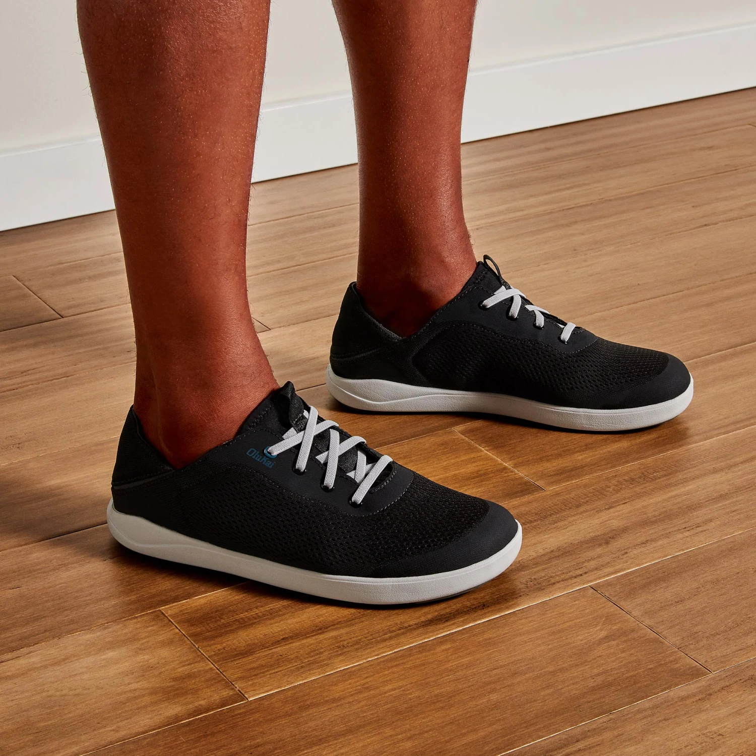 OluKai Moku Pae - Black / Blue Coral - Image 2