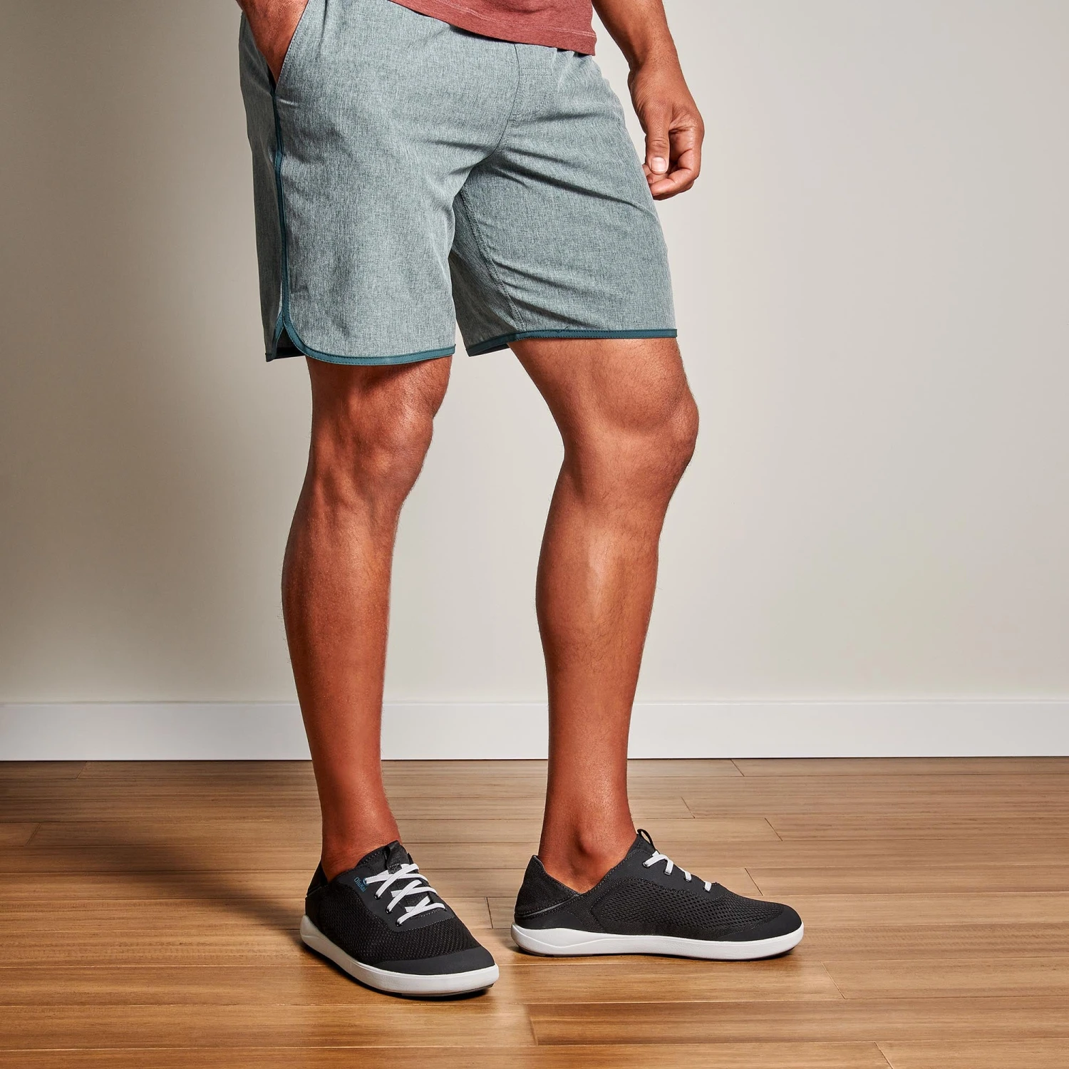 OluKai Moku Pae - Black / Blue Coral - Image 4