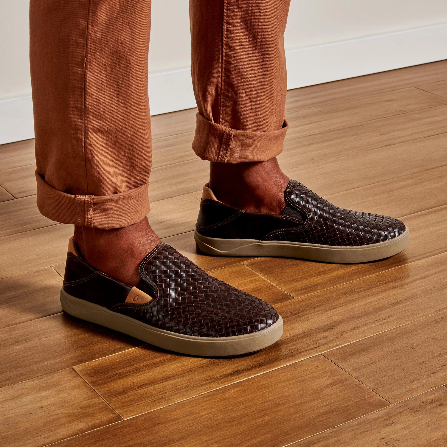 OluKai Lae‘ahi Lauhala - Dark Wood - Image 2