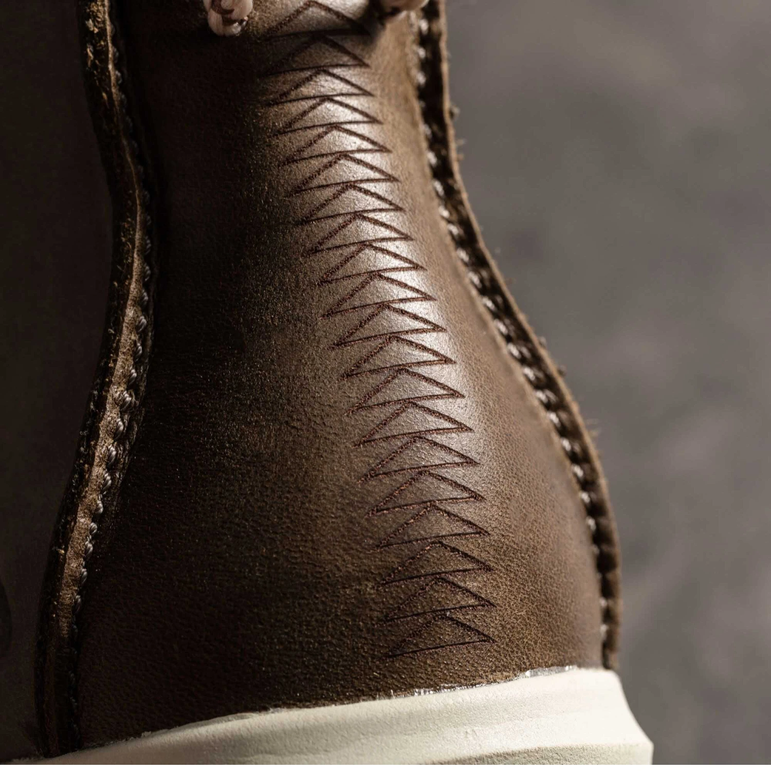 OluKai Hawai‘iloa Manu Hope - Dusty Olive / Cloud - Image 4