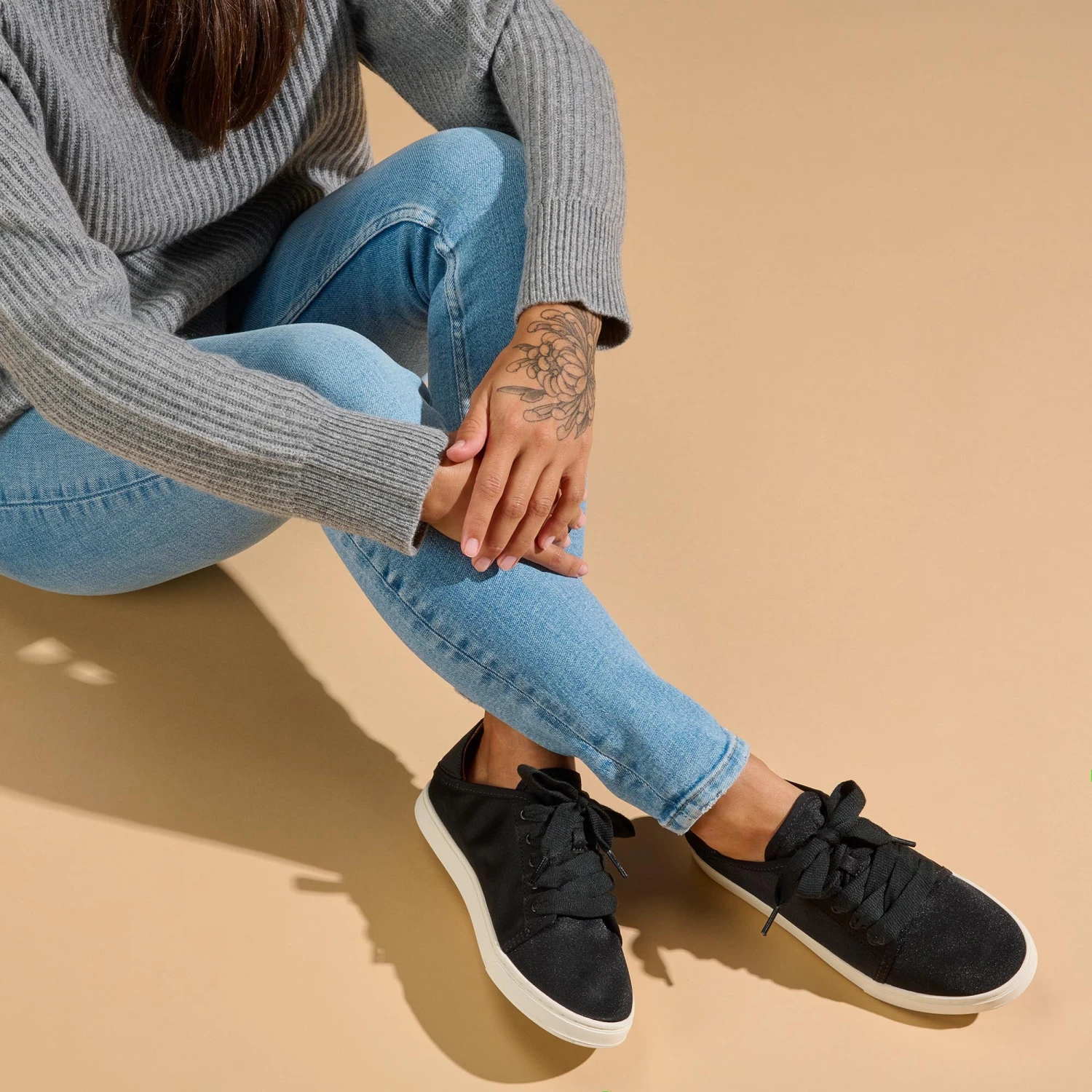 OluKai Pehuea Lī Lānui - Black - Image 4