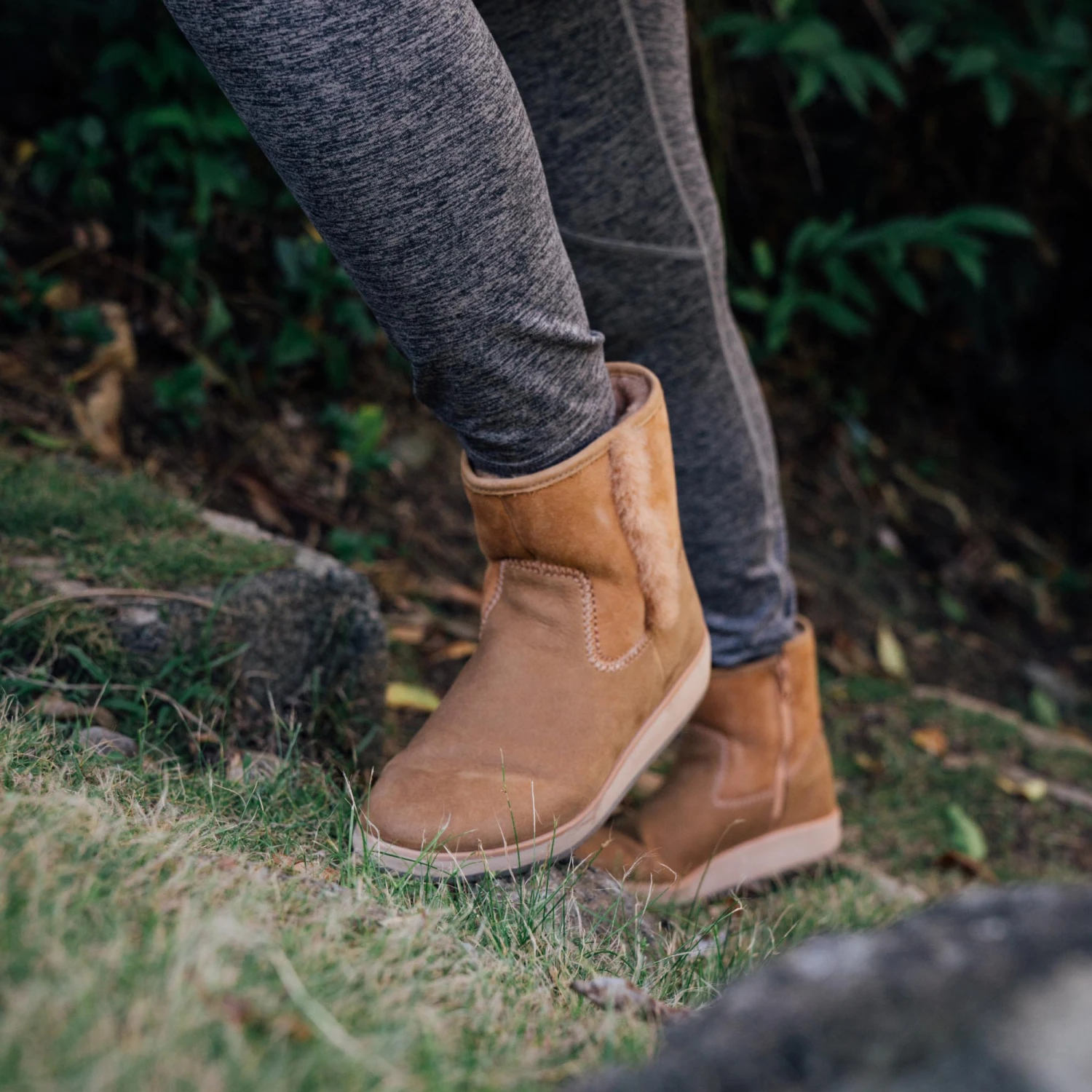 OluKai Pāʻina Hulu - Tan - Image 2