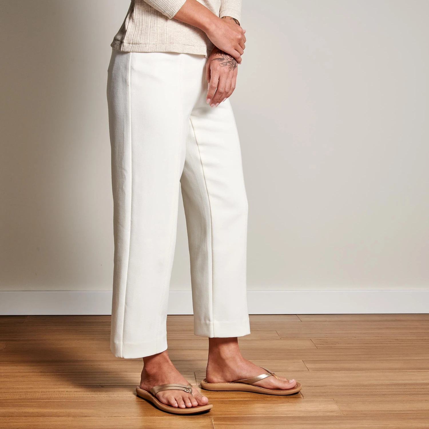 OluKai Kāpehe Luana - Bubbly / Sahara - Image 5