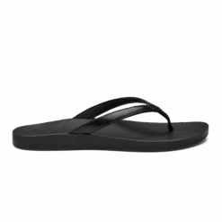 OluKai Puawe - Black