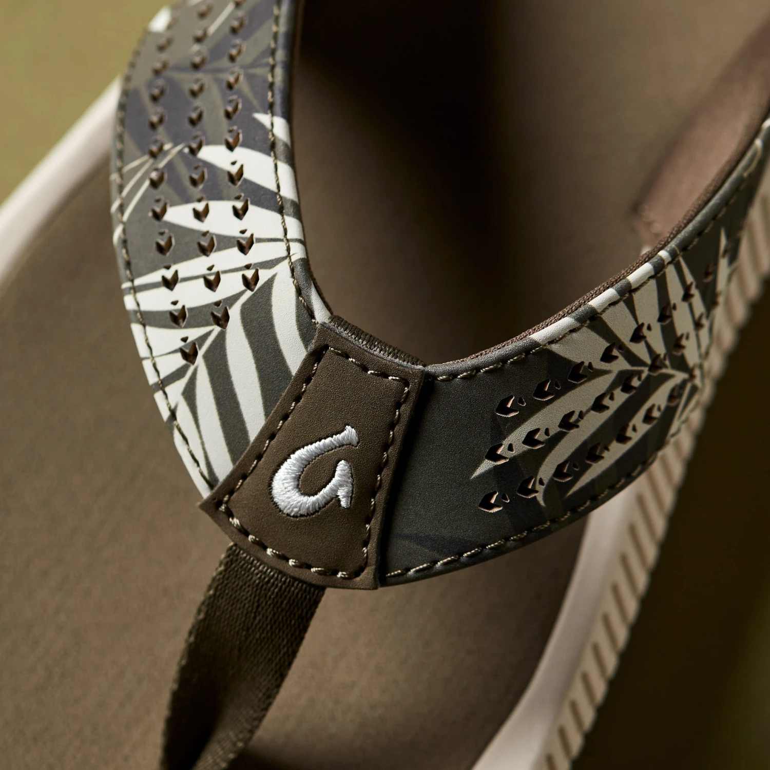 OluKai Ulele - Hunter / Aloha - Image 2